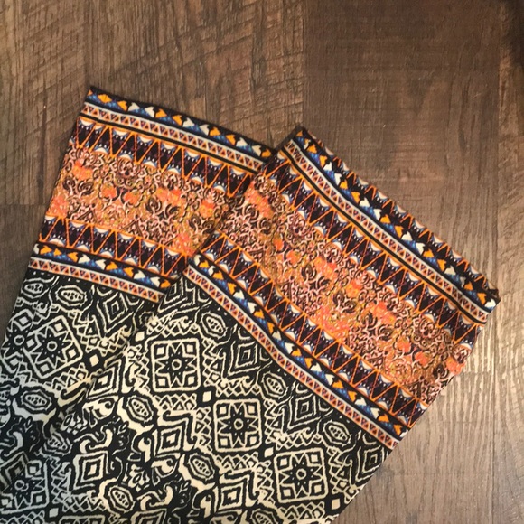 Patterned flowy pants - Picture 3 of 3